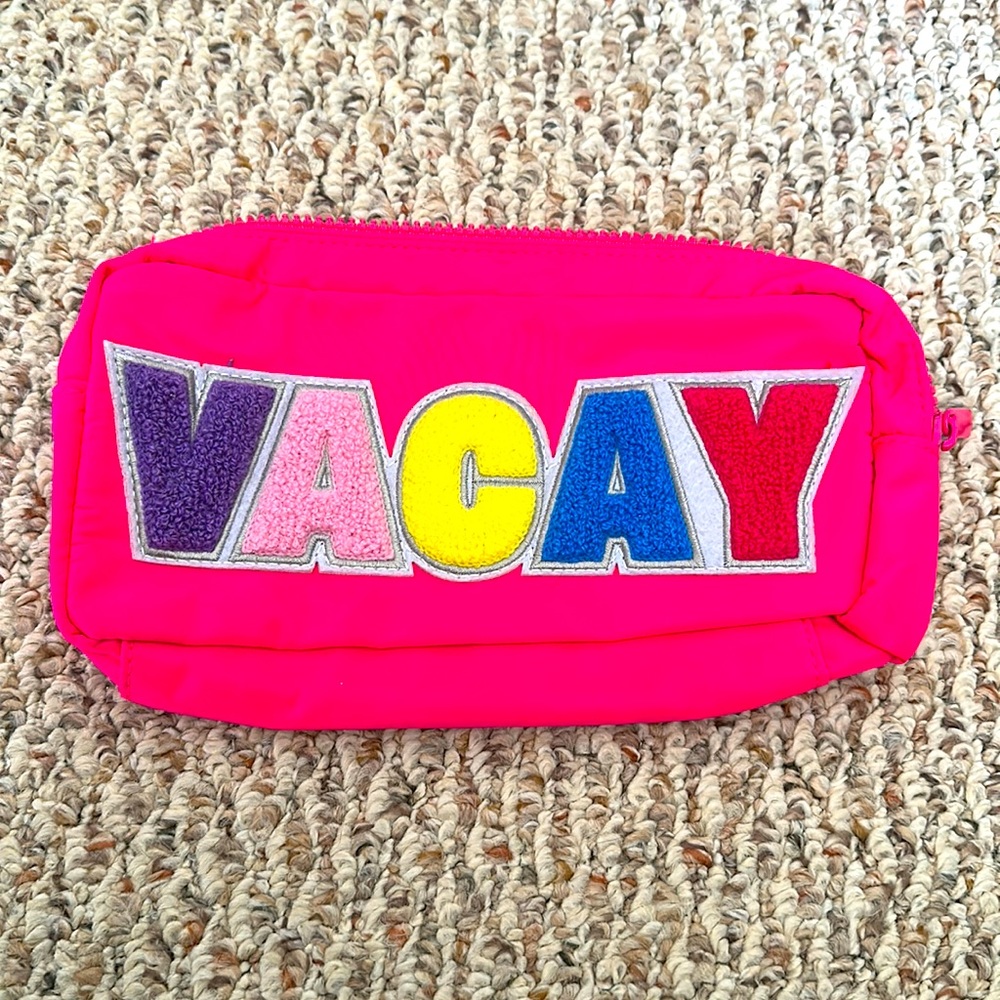 ✨NWOT!✨ NO BOUNDARIES PINK VACAY ACCESSORY POUCH